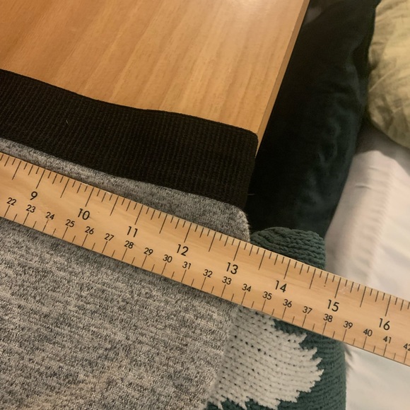 Aritzia wilfred free pencil skirt - Picture 5 of 5